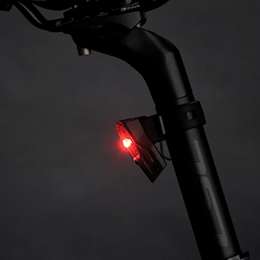 Pyoranosat ROSE | Axa Greenline Rear 1 Rechargeable Rear Light